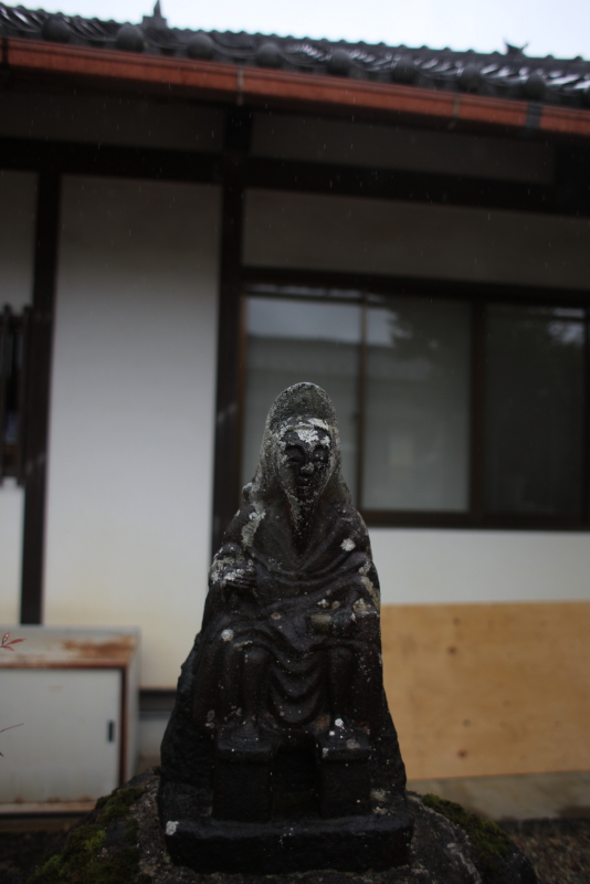 忍供養　壬生野　音羽（音羽半六宗重）種生　弥勒寺　雨乞山　阿波（植田豊前守）